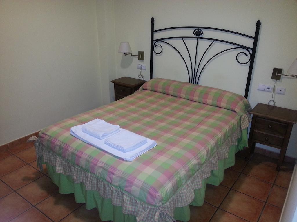 מלון Alcaracejos Hostal Las Tres Jotas חדר תמונה