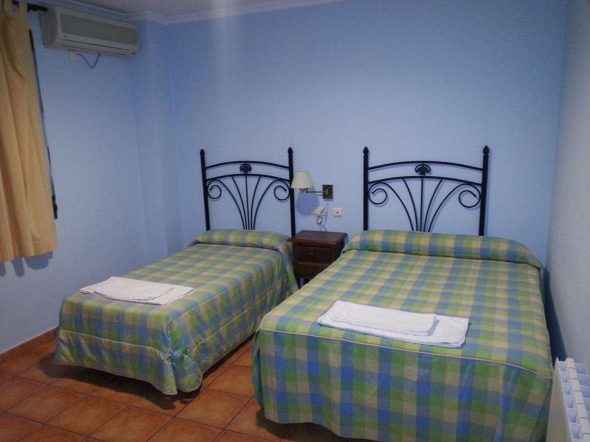 מלון Alcaracejos Hostal Las Tres Jotas חדר תמונה