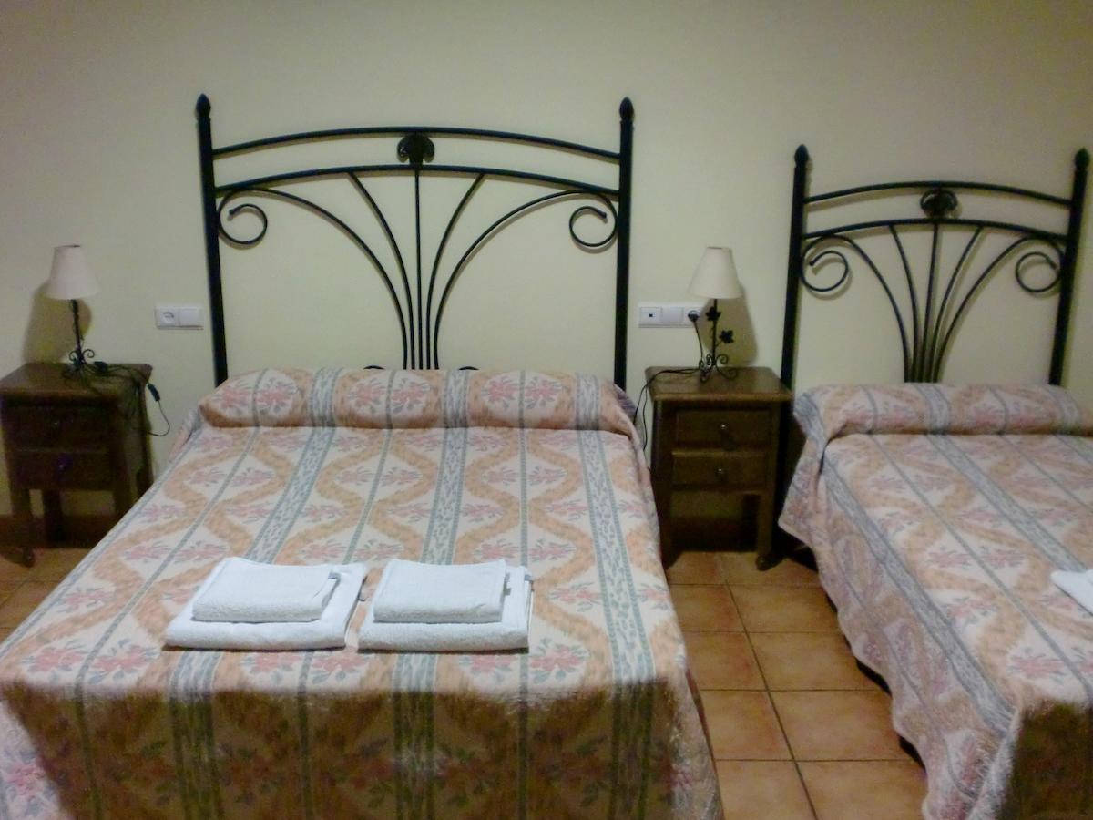 מלון Alcaracejos Hostal Las Tres Jotas חדר תמונה